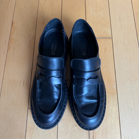 Leather Loafers – Women’s EU 39 (US 8) - Picture 1 of 4